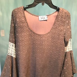 Super cute long sleeve boutique top